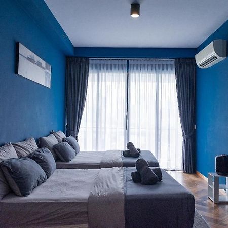 Deluxe Seaview Suite Twin Bed By The Only Bnb Tanjung Tokong Esterno foto